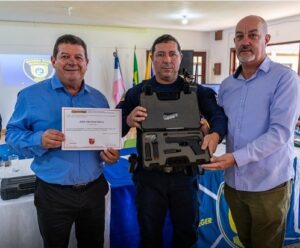 Guardas civis municipais de Marataízes recebem armas de fogo