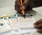 Mega-Sena pode pagar R$ 100 milhões nesta terça-feira (30)