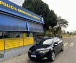Mãe compra veículo roubado, empresta ao filho que termina preso no ES
