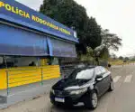 Mãe compra veículo roubado, empresta ao filho que termina preso no ES