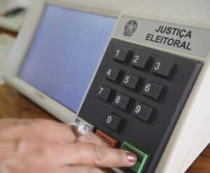 Qual a diferença entre voto nulo e em branco? Descubra agora