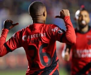 Em La Paz, Athletico-PR perde por 3 a 1 do Bolívar e se complica na Libertadores Athletico-PR