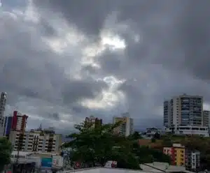 Outubro chega com previsão do tempo preocupante para o Sul do ES Chuva