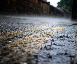 ⛈️Alerta no Sul: Inmet emite aviso de chuvas e ventos no ES Chuva