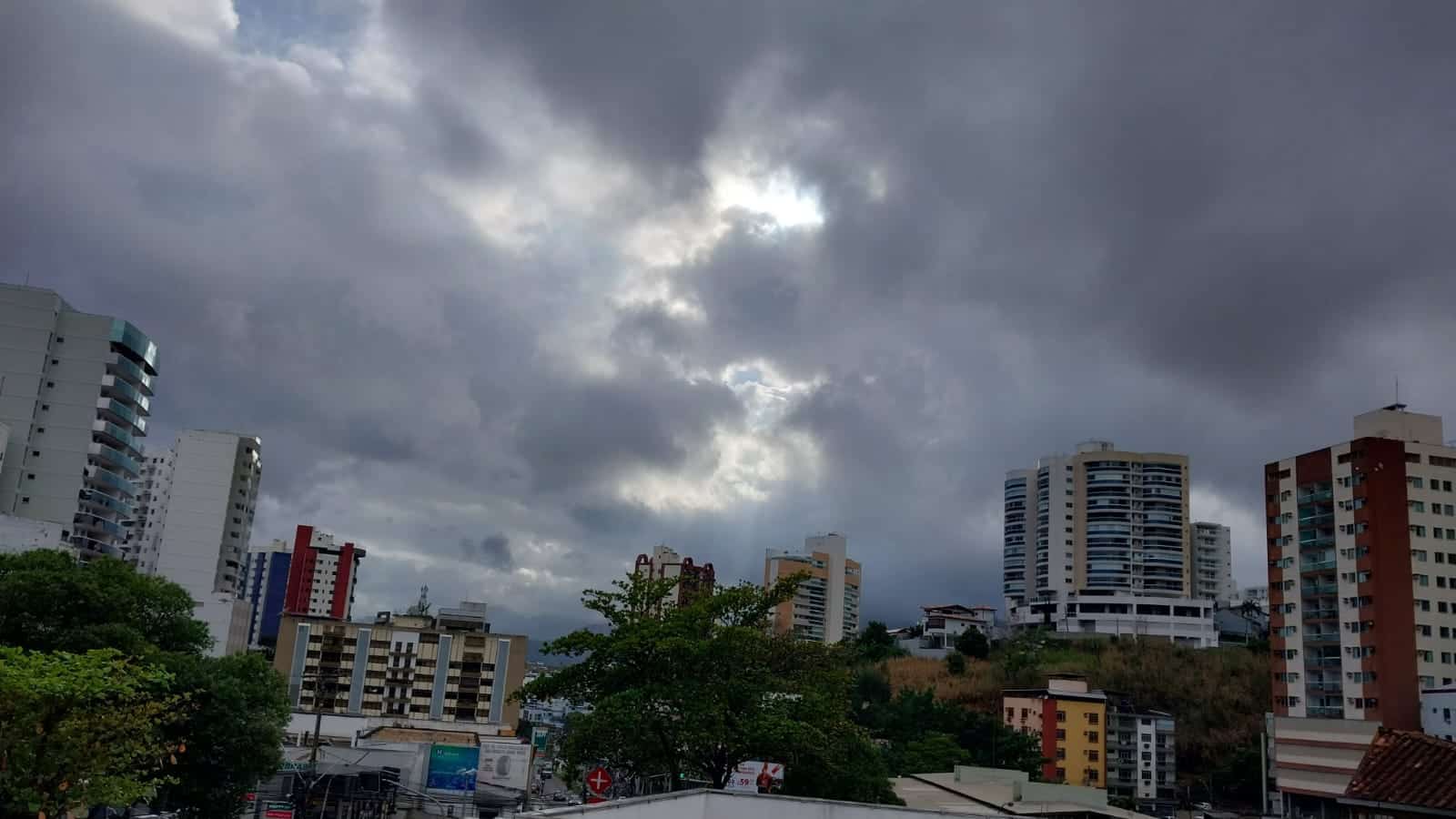 Aviso amarelo Espírito Santo recebe alerta de perigo para chuvas intensas Aqui Notícias