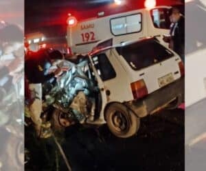 Colisão entre caminhão e carro deixa homem em estado grave na BR-262