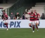 Com golaço de Gerson nos acréscimos, Flamengo vence Coritiba por 3 a 2