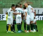 Goiás vence América-MG fora de casa, afunda rival e respira na tabela