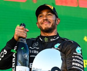 Hamilton diz que Mercedes poderá vencer corridas nesta temporada da F-1
