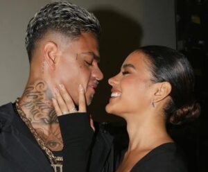 Marca apaga propaganda com Bella e Mc Cabelinho após término de namoro Mc Cabelinho