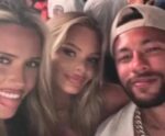 Em Ibiza, Neymar curte balada com o pai e posa com modelos