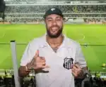 Presidente do Santos “fura” clube e anuncia Neymar: “Seja bem-vindo”