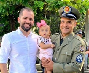 Sargento homossexual obtém direito a licença-paternidade de 6 meses Sargento
