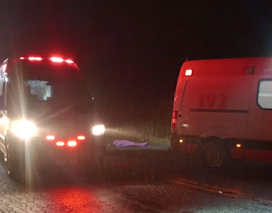 Mulher morre após bater moto em caminhonete em Marechal Floriano