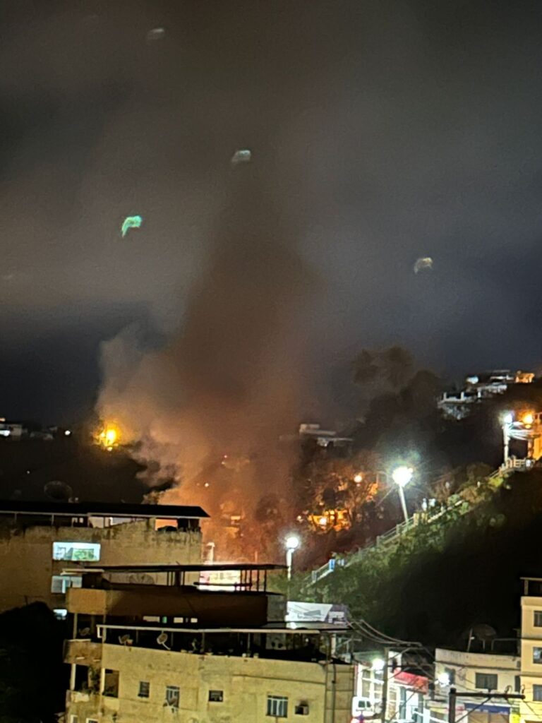 Manifestantes fecham rodovia de Cachoeiro em protesto por morte de jovem