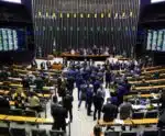 Projeto quer dobrar período de internação de adolescentes infratores