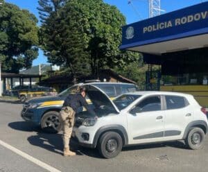 Veículo roubado no RJ é recuperado pela PRF na BR 101, no ES