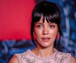 Lily Allen revela que perdeu virgindade no Brasil, aos 12 anos Lily Allen perdeu a virgindade no Brasil aos 12 anos