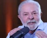 Lula defende criminalizar quem espalha fake news sobre vacinação