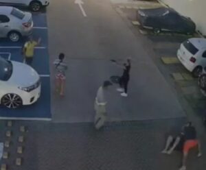 Mulher que bateu em babá e atirou em advogado em Manaus é presa mulher agrediu babá e atirou em advogado