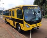Monitora é demitida após esquecer criança dentro de ônibus escolar em Piúma