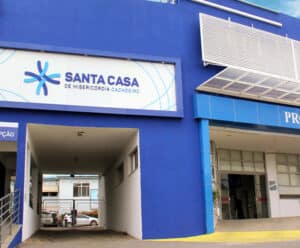 Briga no trânsito acaba em grave acidente em Cachoeiro Santa Casa Cachoeiro