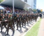 Desfile cívico-militar reúne cerca de dez mil pessoas em Vitória