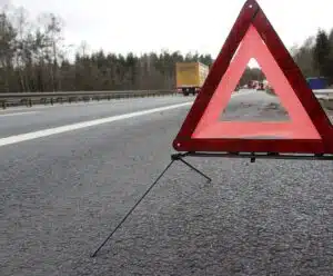 Cachoeiro: acidentes de trânsito já fizeram mais de 1,1 mil vítimas em 2023 Triângulo de advertência