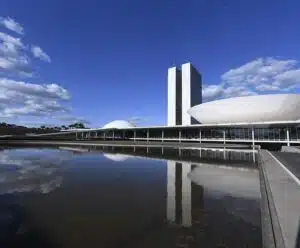 Senado prioriza briga com STF e atrasa PEC que barra militares em eleições Congresso Nacional