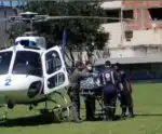 Homem é socorrido de helicóptero após cair de altura de 8 metros no ES