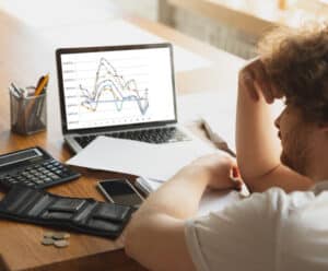 Estresse financeiro: conheça os hábitos que levam ao problema
