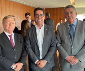 Deputados e presidentes dos TJ e TRE debatem desenvolvimento do ES