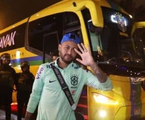 Neymar desembarcando