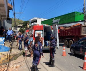 Pintor morre após cair do quarto andar de prédio em Cachoeiro Pintor morre após queda