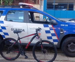 Guarda de Vitória prende ladrão e recupera bicicleta de entregas