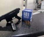 Caminhando e ameaçando: homem é preso com arma de fogo em Guaçuí