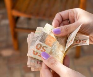 É capixaba? Descubra quem é a mulher que lidera o ranking de bilionários brasileiros
