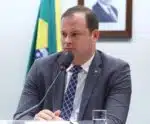 Deputado capixaba propõe “menos telas” para crianças