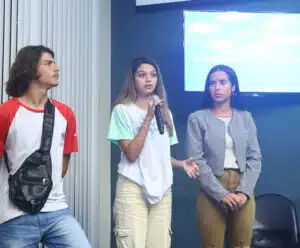 Estudantes do ES criam mochila para facilitar a vida de deficiente visual