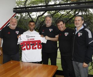 Homem de confiança de Dorival, Alisson renova com São Paulo até 2026 Renovação de contrato de Alisson