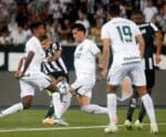 Tiquinho Soares evita desastre, Botafogo empata com o Goiás no Brasileiro