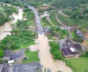Fortes chuvas atingem SC e o RS e deixa municípios em alerta