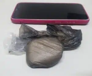 Homem é preso e drogas são apreendidas pela PM em Atílio Vivácqua