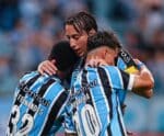 Grêmio vira o placar e impõe primeira derrota de Tite no comando do Flamengo