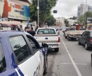 Cachoeiro: homem é flagrado com carro roubado na Beira Rio