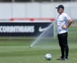 Mano não revela se vai alterar o Corinthians no duelo contra Cuiabá