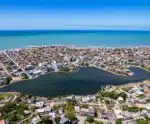 De lagoas a falésias: 5 lugares encantadores para visitar em Marataízes