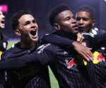 Red Bull Bragantino vira sobre o Palmeiras e assume vice-liderança