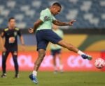 Com Neymar, Diniz orienta o primeiro treino com bola da Seleção Brasileira