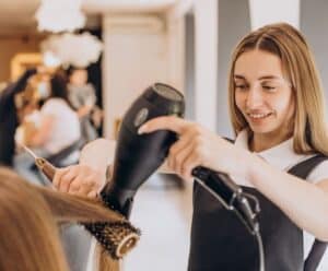 Setor de serviços gera saldo positivo de empregos no ES